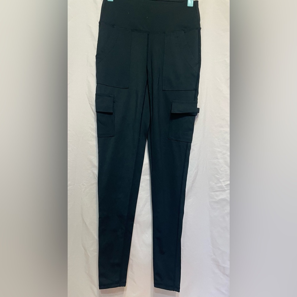 Forever 21 size small black leggings